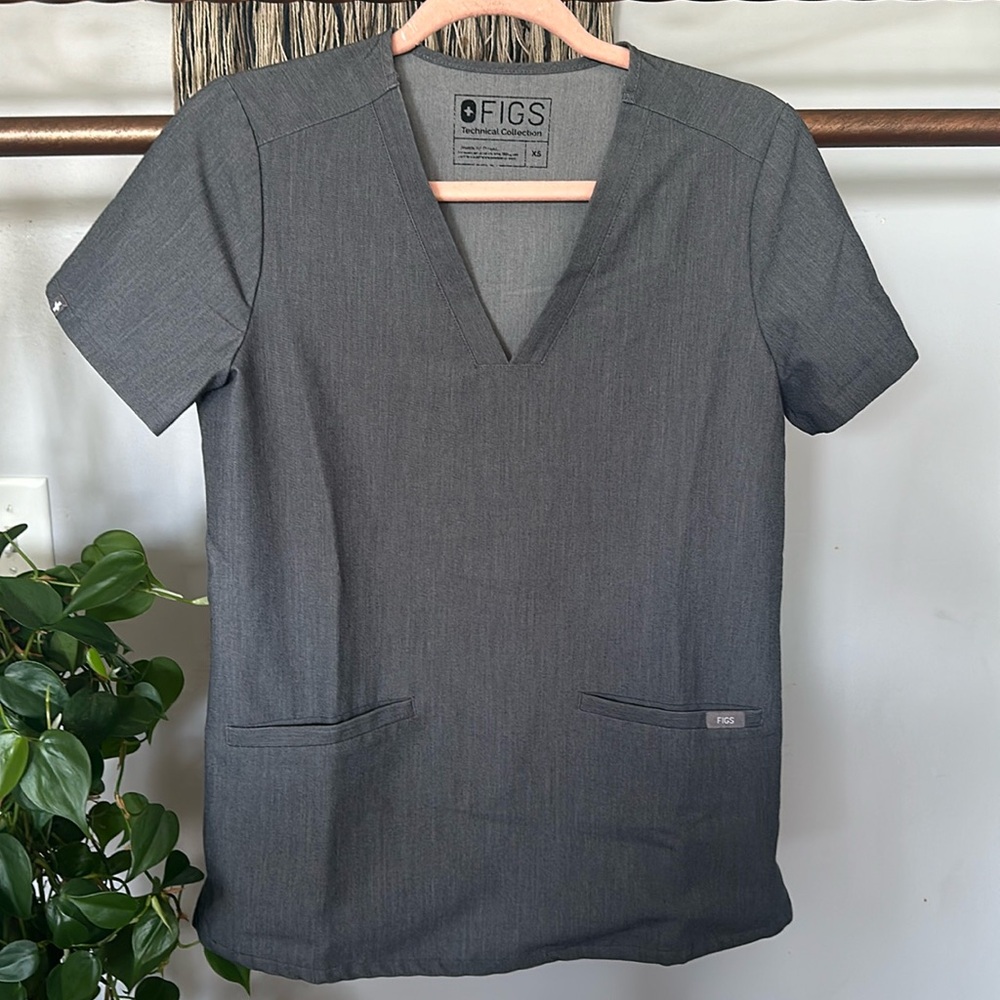 Figs Scrub Top